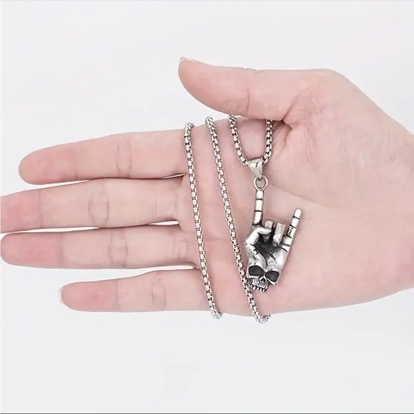 Skull hand sign pendant silver plated necklace faux fashion jewelry‎ - Picture 9 of 11